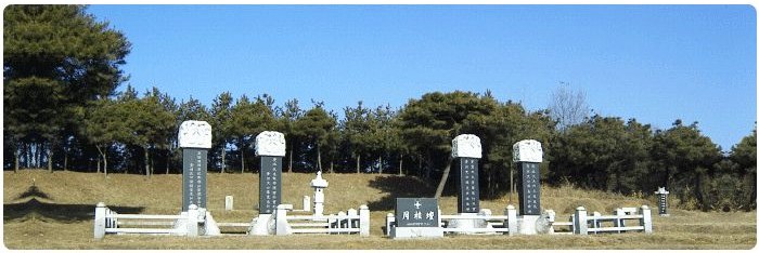 전통적 형태 비석
